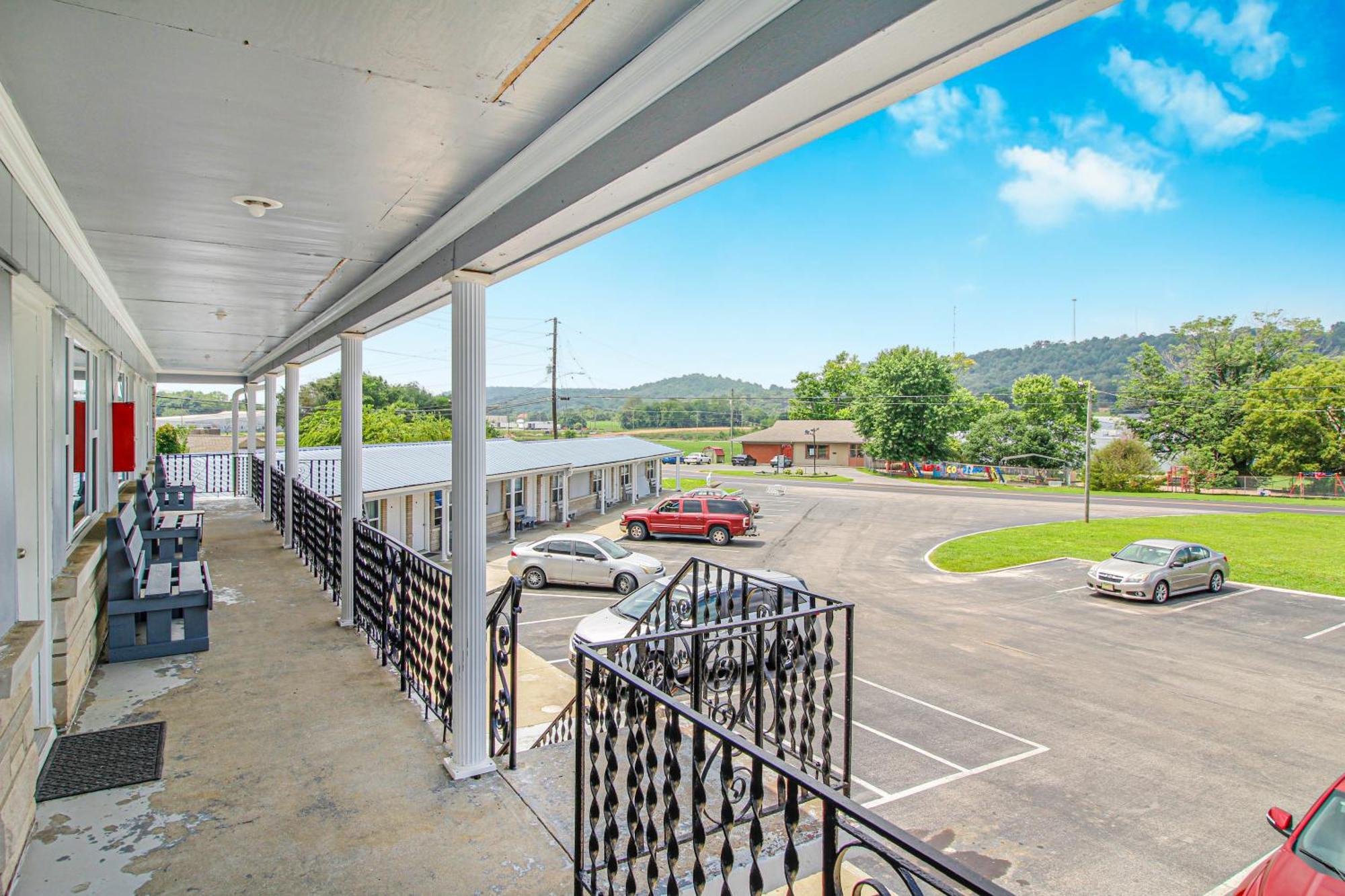 Horse Cave Motel Bagian luar foto