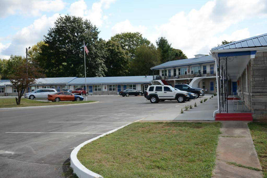 Horse Cave Motel Bagian luar foto