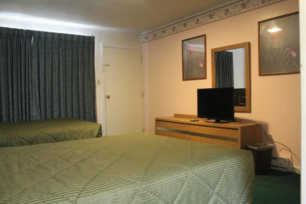 Horse Cave Motel Bagian luar foto