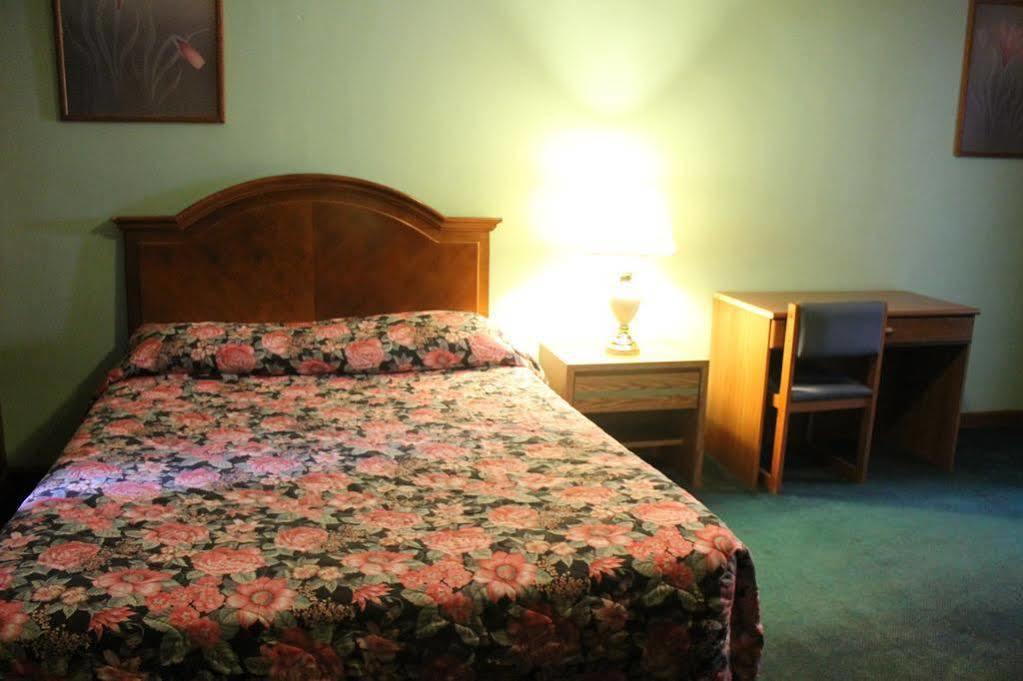 Horse Cave Motel Bagian luar foto